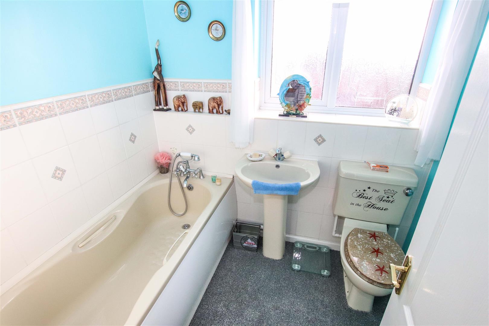 FIRST FLOOR BATHROOM